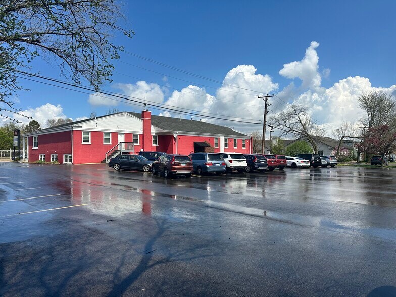 More Photos Of 1616 E Roosevelt Rd, Wheaton Office For Lease
