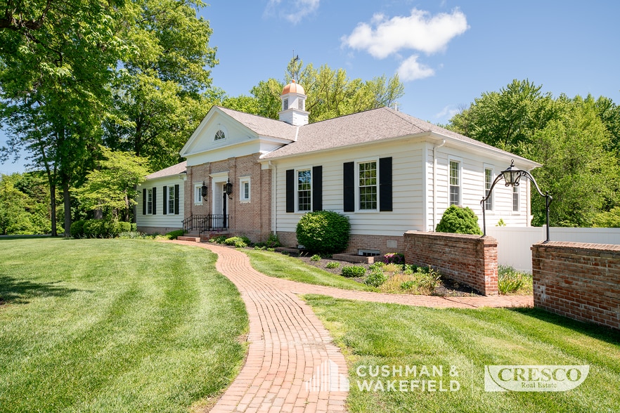 More Photos Of 4420 Sherwin Rd, Willoughby Office For Lease