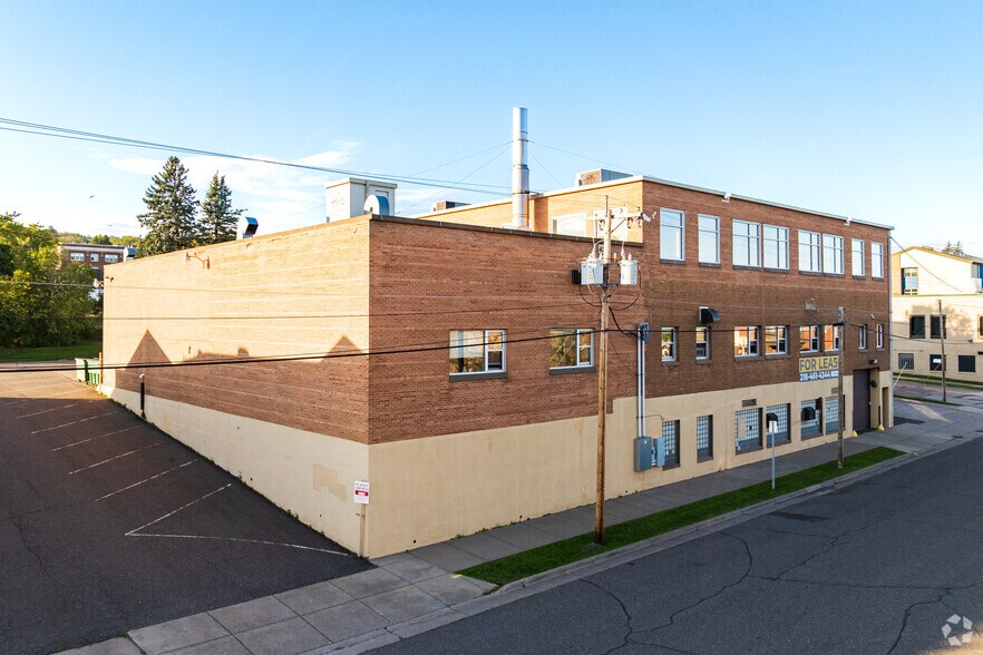 More Photos Of 1330 E Superior St, Duluth Office For Sale