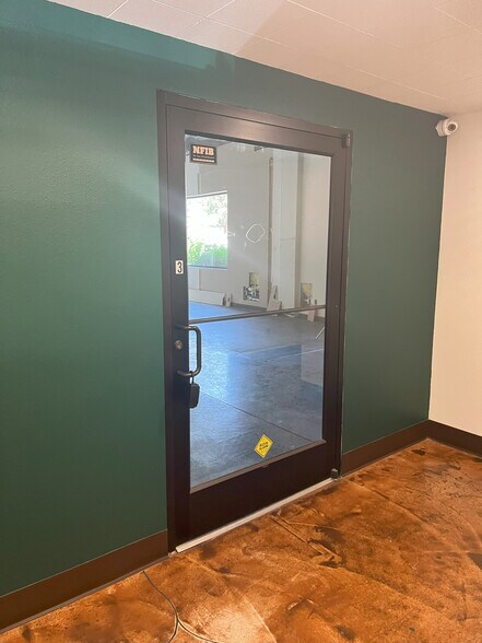 More Photos Of 1012 SE Cleveland Square Loop, Bend Storefront Retail Office For Lease