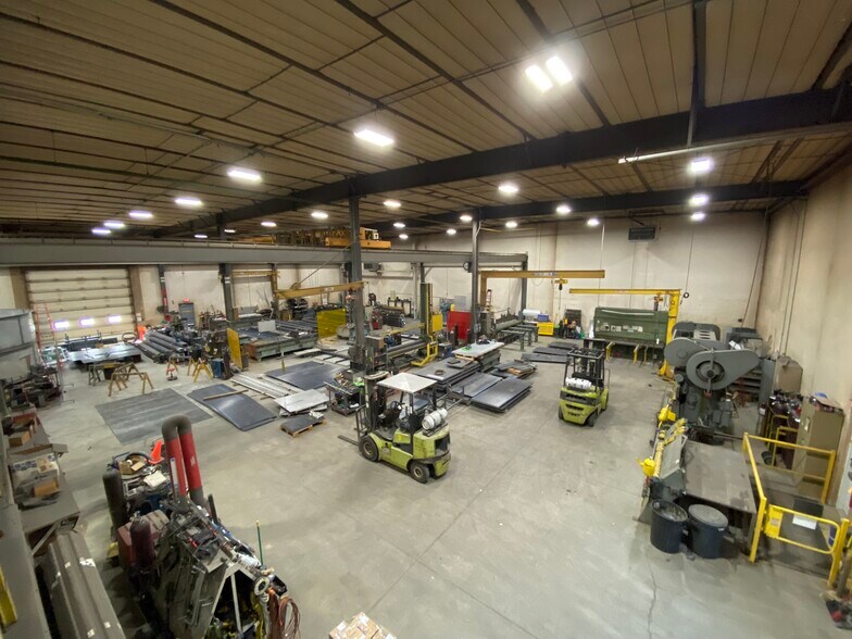 More Photos Of 2300 Northridge Dr, Kaukauna Manufacturing For Lease