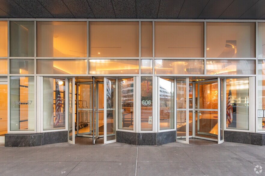 More Photos Of 606 W 57th St, New York Apartments For Lease