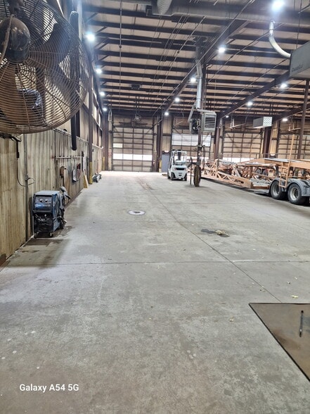 More Photos Of 5211 Oster Rd, Sheffield Village Truck Terminal For Lease