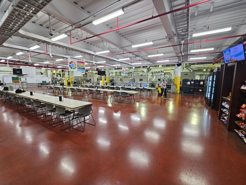 More Photos Of 100 Denso Rd, Osceola Manufacturing For Lease