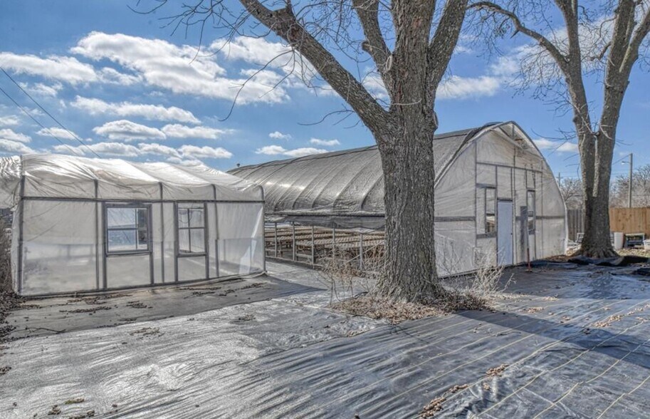 More Photos Of 521 Eel River St, Purcell General Retail For Sale