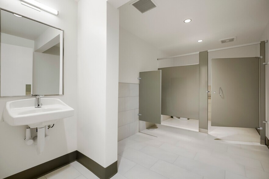 More Photos Of 11031 Sheridan Blvd, Westminster Office For Lease