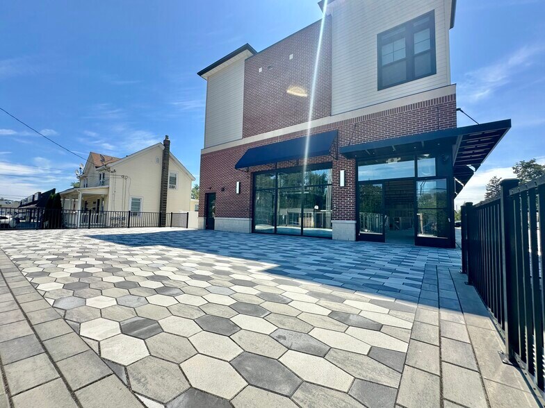 More Photos Of 57 Hamburg Tpke, Riverdale Restaurant For Lease