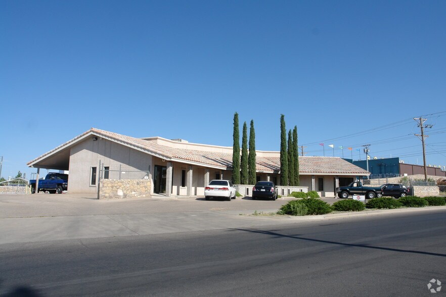 More Photos Of 1525 Common Dr, El Paso Flex For Lease