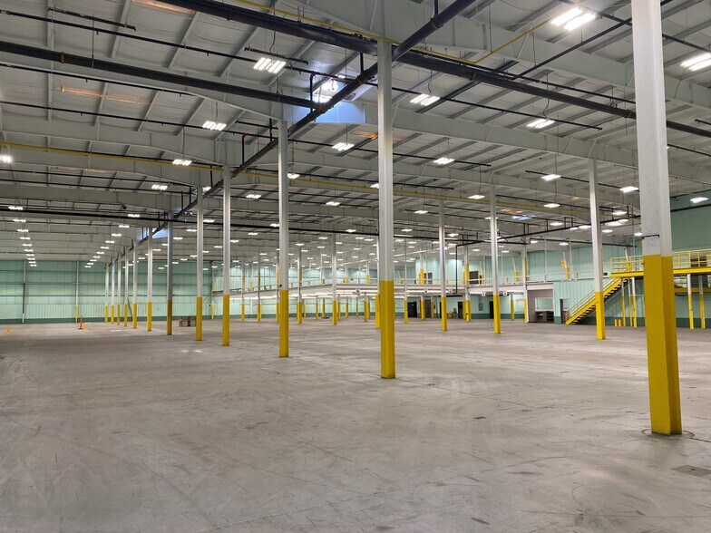 More Photos Of 215 Moody Rd, Enfield Manufacturing For Lease