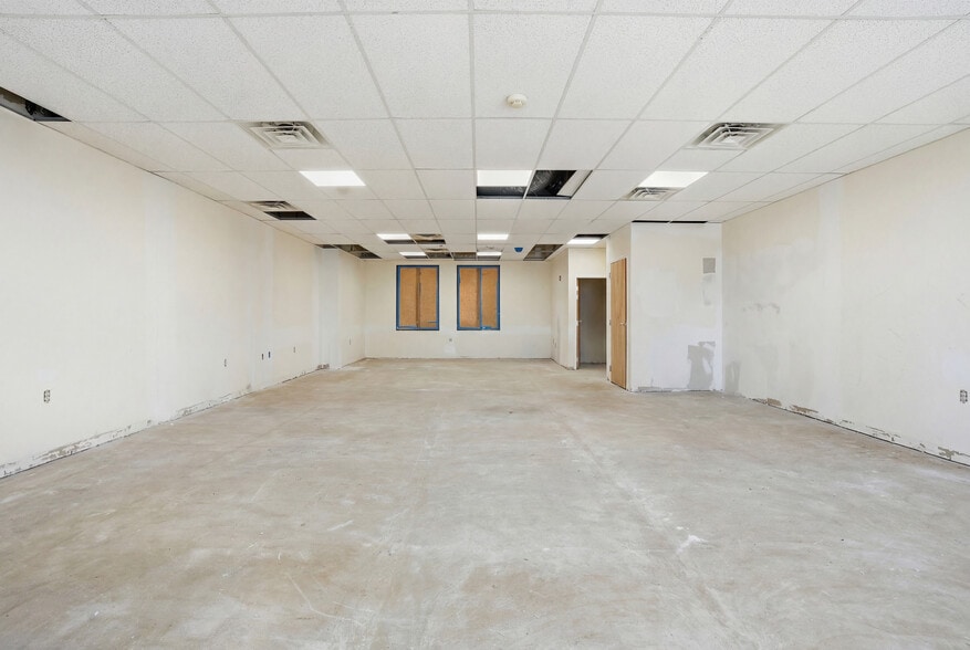 More Photos Of 1645-1655 Hausman Rd, Allentown Storefront Retail Office For Lease