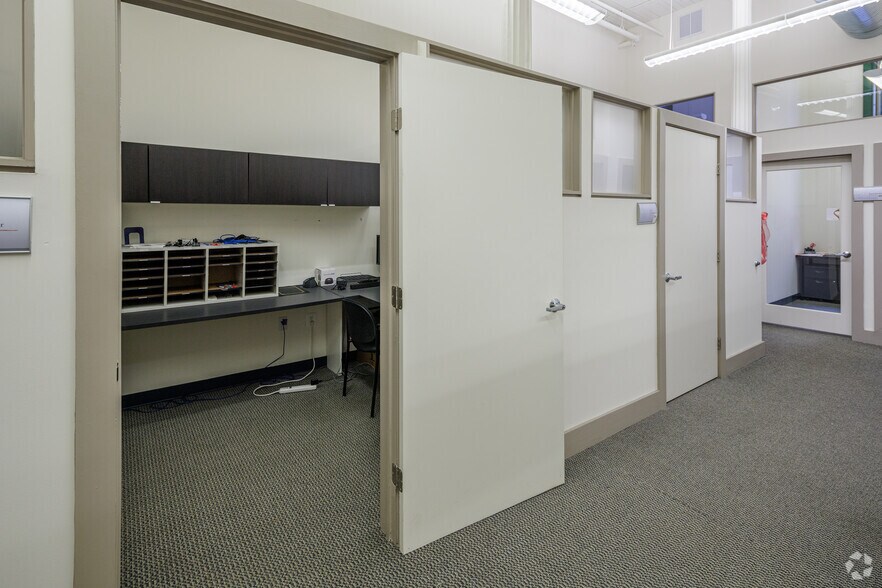 More Photos Of 307 W Baltimore St, Baltimore Loft Creative Space For Lease