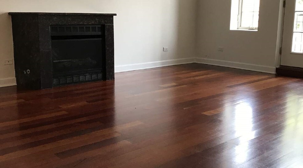 More Photos Of 720 W 47th St, Chicago Apartments For Lease