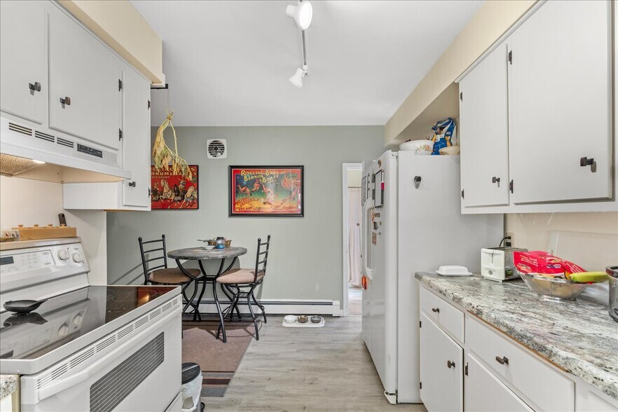 More Photos Of 517 Milwaukee St, Kewaunee General Retail For Sale