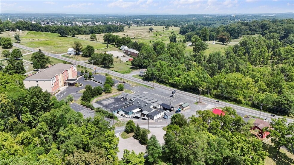 More Photos Of 985 Baltimore Pike, Gettysburg Storefront For Sale