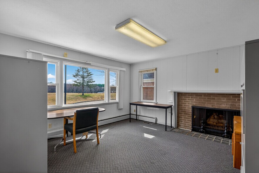 More Photos Of 62 Hyde Ave, Vernon Storefront Retail Office For Lease