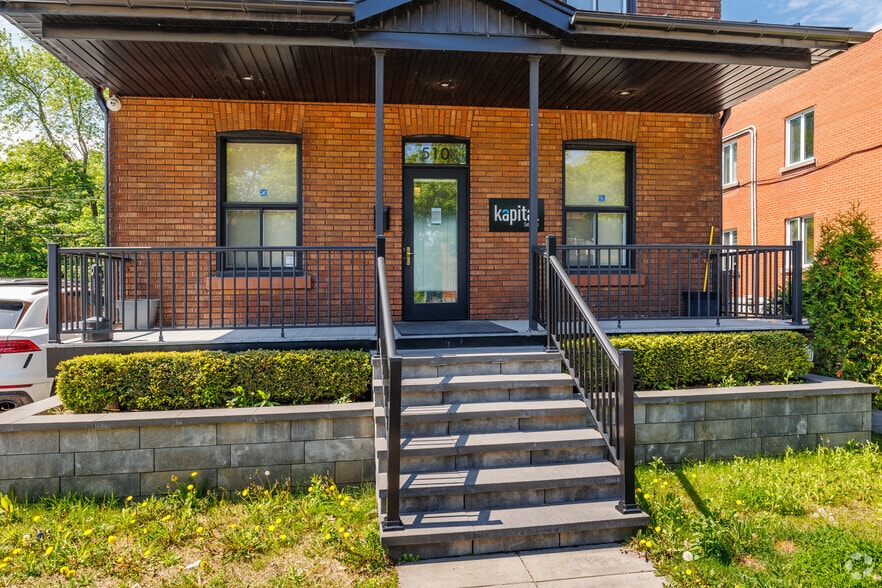 More Photos Of 510-512 Décarie Boul, Saint-Laurent Loft Creative Space For Sale