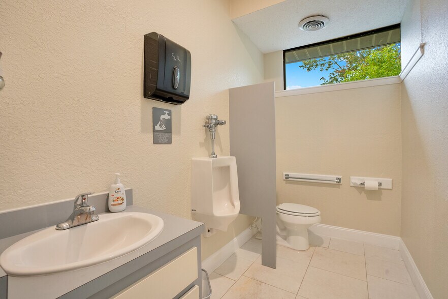 More Photos Of 1240 E Normandy Blvd, Deltona Office For Lease