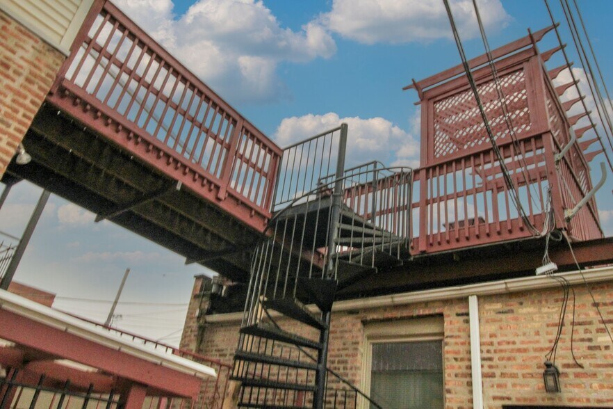 More Photos Of 815 S Bell Ave, Chicago Multifamily For Sale