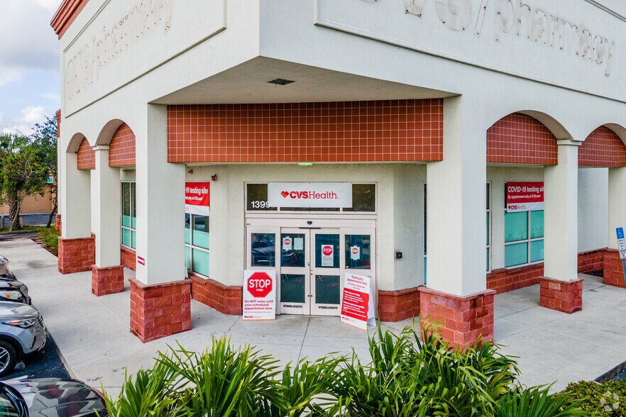 More Photos Of 13991 N Cleveland Ave, North Fort Myers Drugstore For Lease