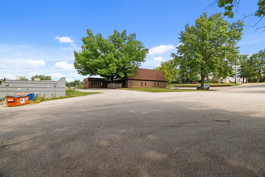 More Photos Of 112-116 Holloway Rd, Ballwin Office For Sale