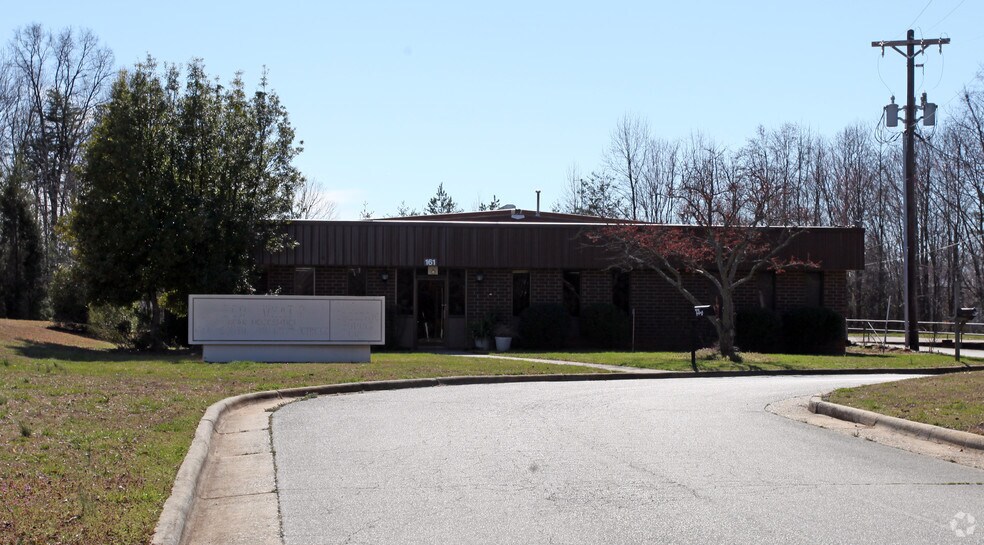 More Photos Of 161 S Walnut Cir, Greensboro Warehouse For Sale