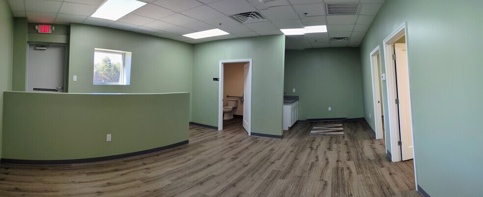 More Photos Of 1209-1215 N FM 3083 Rd E, Conroe Warehouse For Lease