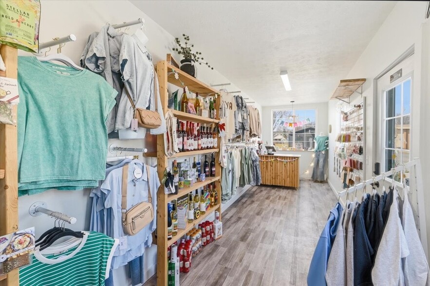 More Photos Of 131 3rd St, Underwood Specialty For Sale
