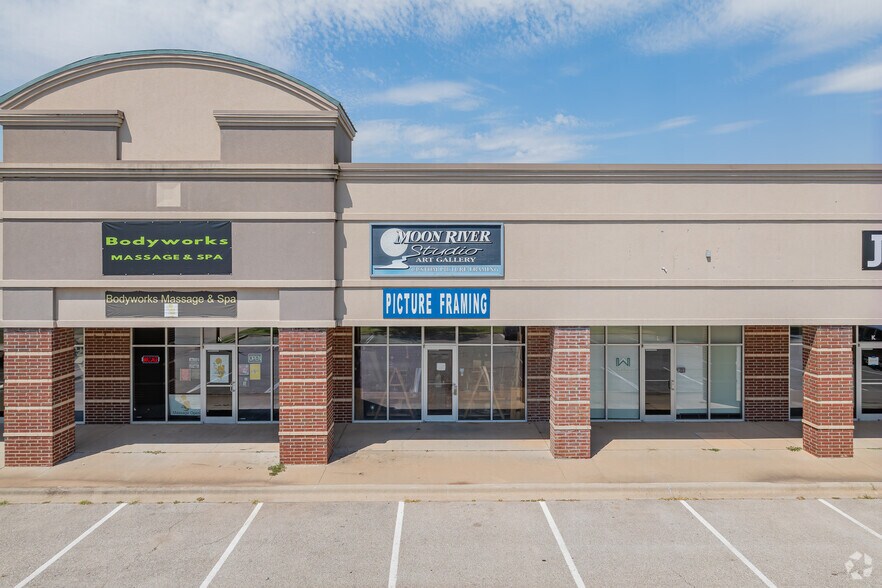 More Photos Of 331 S Cemetery Rd, Yukon Unknown For Lease