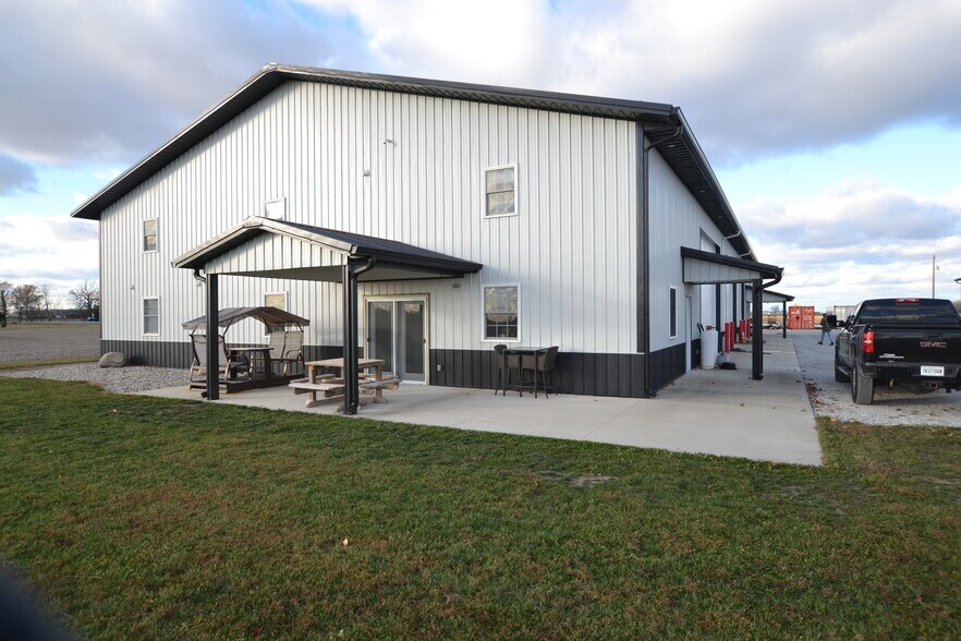 Primary Photo Of 3247 E State Road 28, Tipton Warehouse For Sale