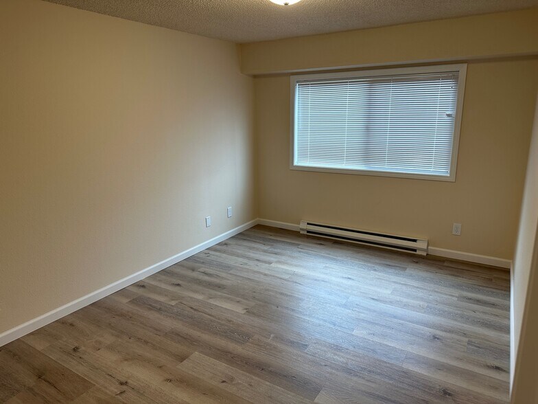 More Photos Of 2433 SE 139th Ave, Portland Apartments For Sale