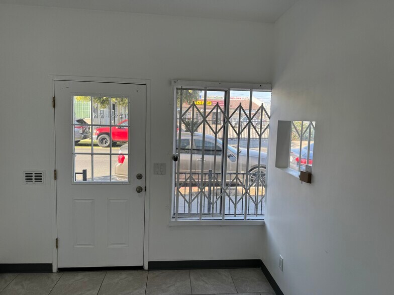 More Photos Of 4305-4309 Euclid Ave, San Diego Storefront For Lease