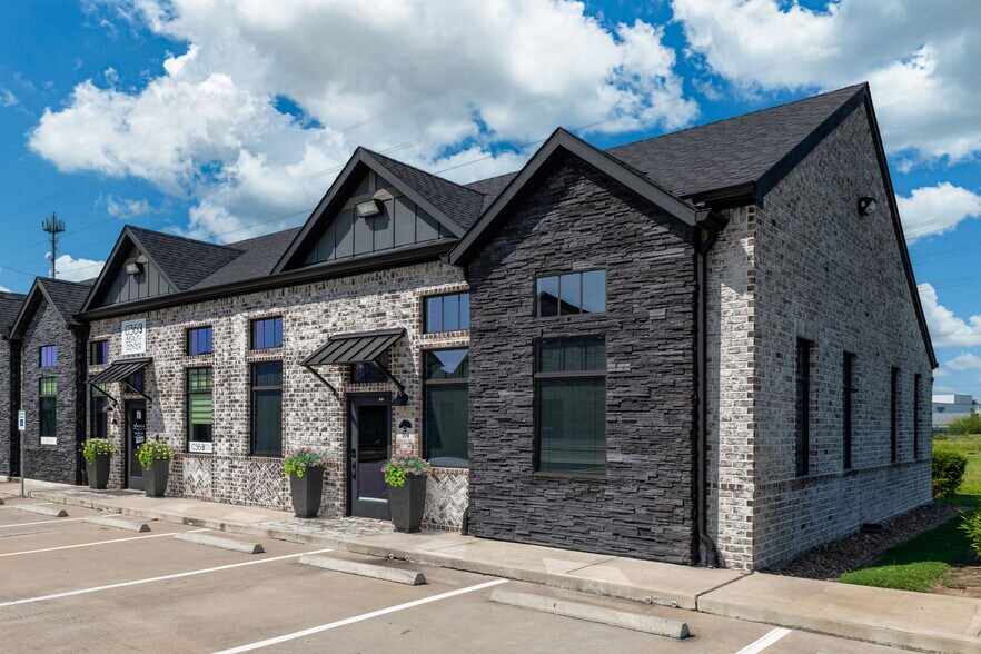 More Photos Of 2043 N Mason Rd, Katy Loft Creative Space For Sale