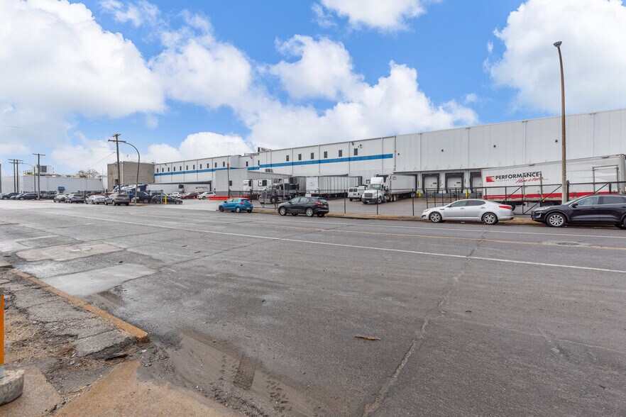 More Photos Of 3737 N Broadway, Saint Louis Refrigeration Cold Storage For Lease