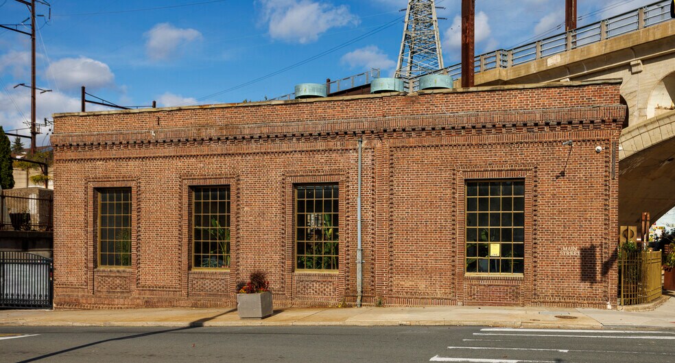 More Photos Of 114 Green Ln, Philadelphia General Retail For Lease