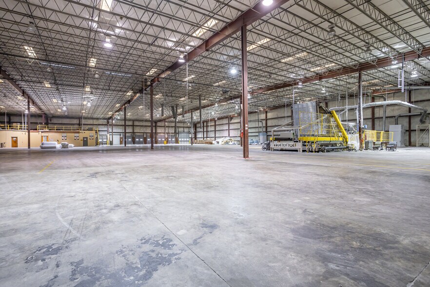 More Photos Of 601 McDuffie Ave, Selma Warehouse For Lease