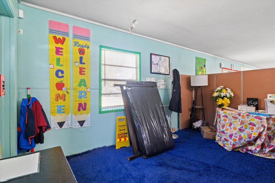 More Photos Of 327 S Adams St, Quincy Daycare Center For Sale