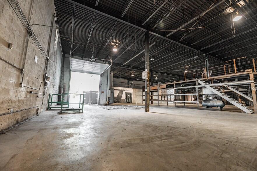 More Photos Of 15 Winchester St, Medford Distribution For Lease