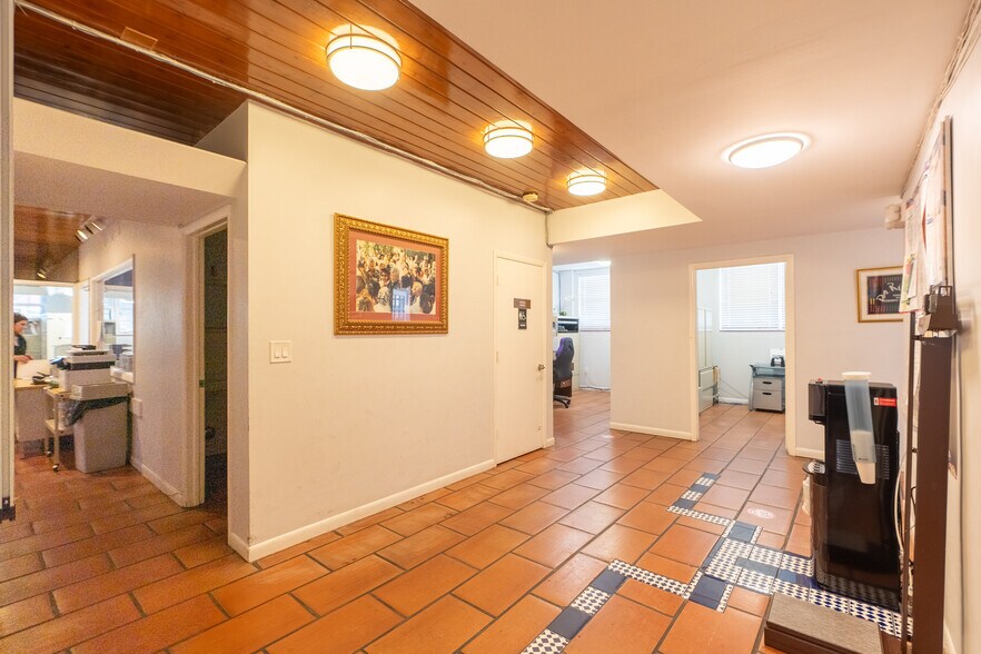 More Photos Of , Coral Gables Office For Sale