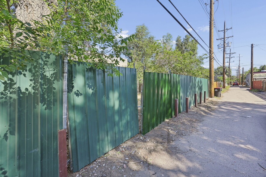 More Photos Of 319 N Bonfoy Ave, Colorado Springs Warehouse For Sale