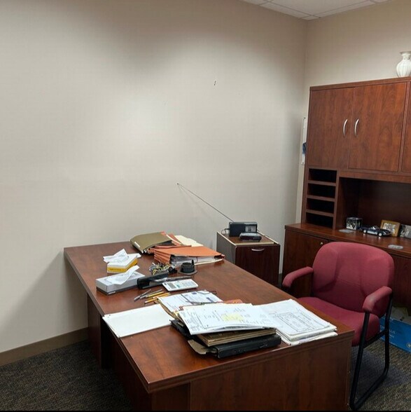 More Photos Of 240 Long Beach Rd, Island Park Office For Sale