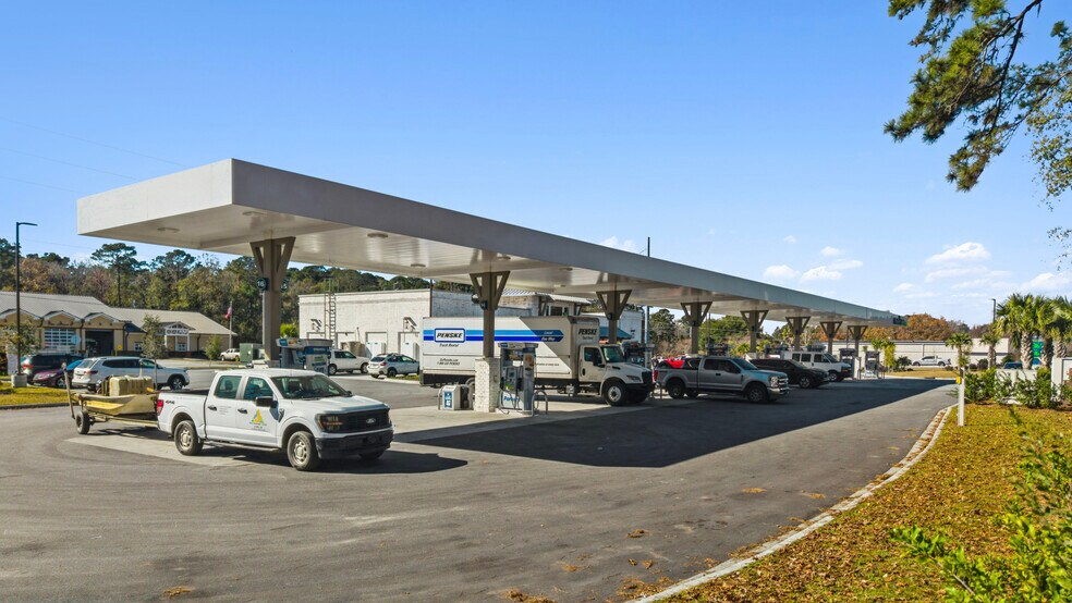 More Photos Of 1750 Grove Point Rd, Savannah Service Station For Sale
