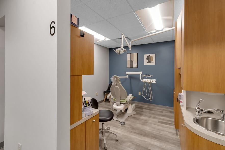 More Photos Of 4233-4227 Maple Rd, Buffalo Medical For Sale