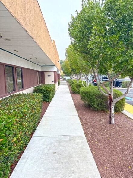 More Photos Of 125 Corporate Pl, Vallejo Office For Lease