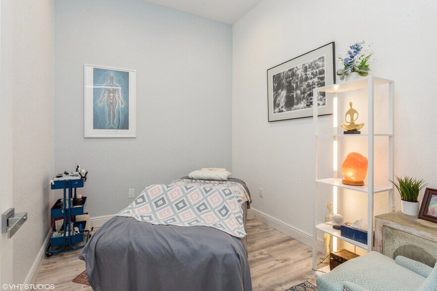 More Photos Of 221 Greenwich Cir, Jupiter Medical For Sale