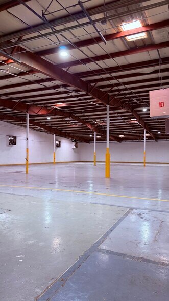 More Photos Of 3517 Frutas Ave, El Paso Manufacturing For Lease
