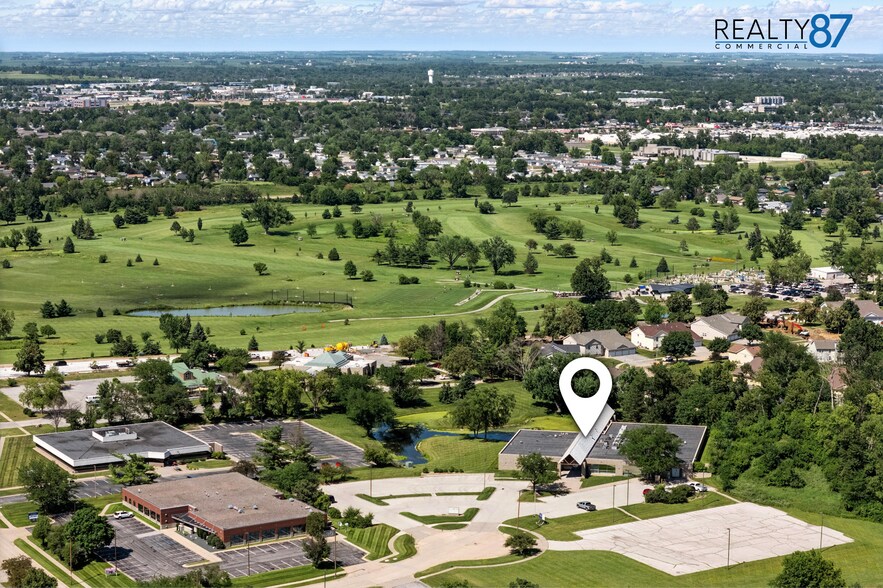 More Photos Of 4050 River Center Ct NE, Cedar Rapids Office For Lease