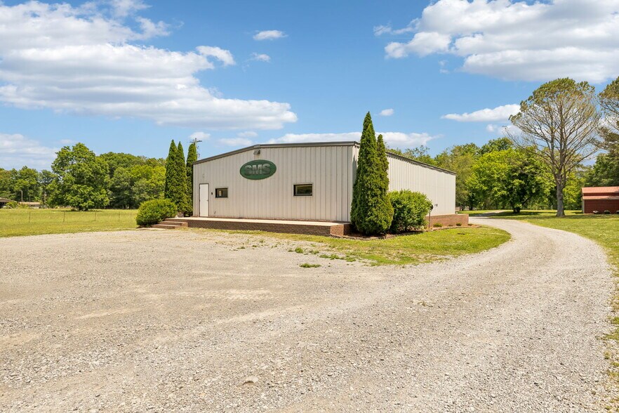 More Photos Of 49 Cutting Edge Ln, Dunlap Freestanding For Sale