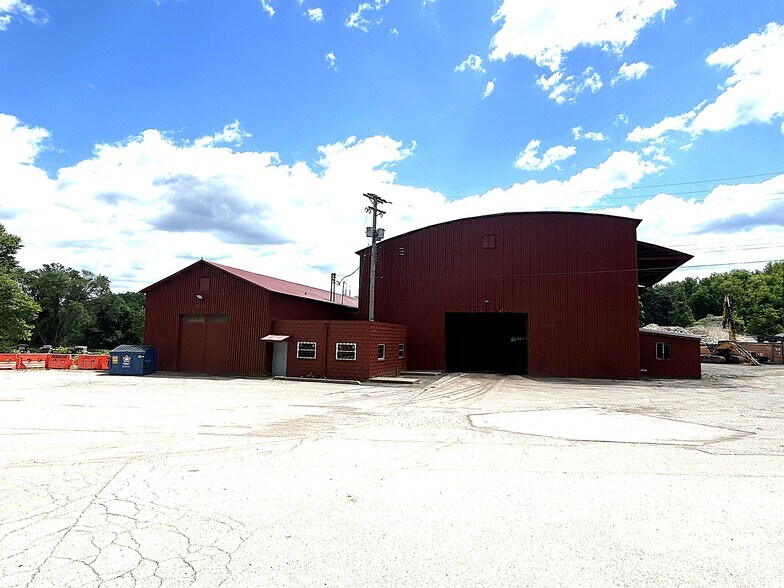 Primary Photo Of 1920 Lincoln Rd, Pittsburgh Warehouse For Lease