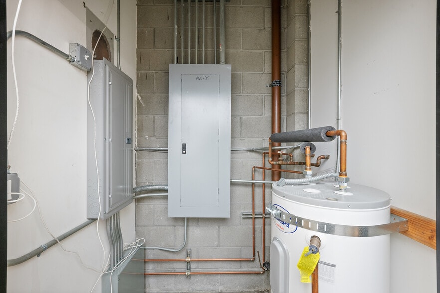 More Photos Of 42 Dore St, San Francisco Office For Lease