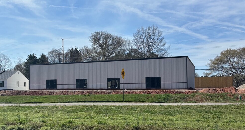 Primary Photo Of 1848 High Green Dr, Statham Flex For Lease